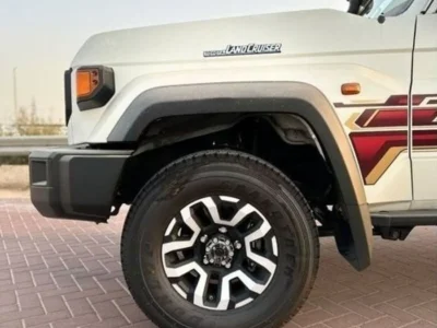 2024 Toyota Land Cruiser Pick Up 79 4.0 Litres V6 Petrol Engine Double Cabin AT White Tan GCC Specs