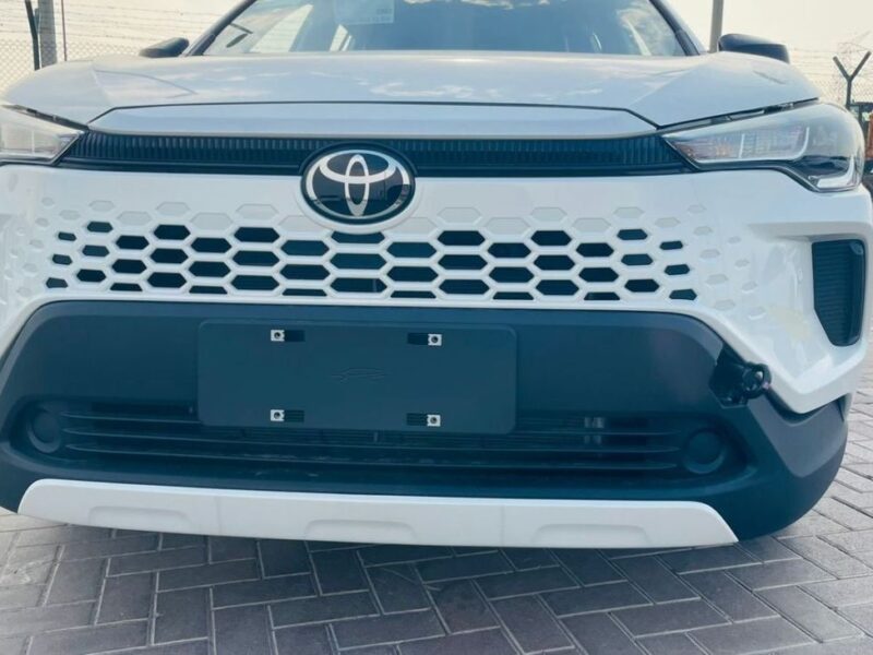 2025 Toyota Corolla Cross 2.0 Litres 4 Cylinders Hybrid Engine White Black SUV Chinese Specs