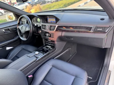 2010 Mercedes-Benz E-Class E 350 6 Cylinders Petrol Engine White Black Sedan Automatic