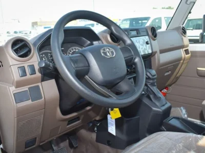2024 Toyota Land Cruiser Pick Up 4.0 Litres V6 Petrol Engine Single Cabin AT White Beige GCC Specs