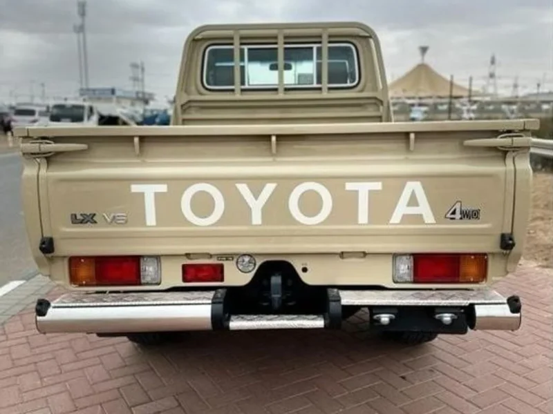 2024 Toyota Land Cruiser 79 Pick Up 4.0 Litres V6 Petrol Engine SIngle Cabin Beige Brown GCC Specs