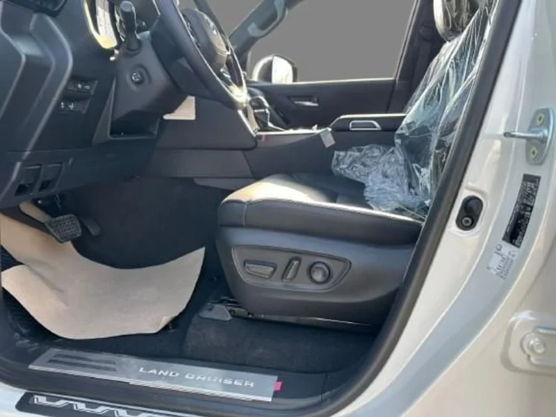 2025 Toyota Land Cruiser VX 3.5 Litres 6 Cylinders TWIN TURBO Petrol Engine White Black SUV Automatic