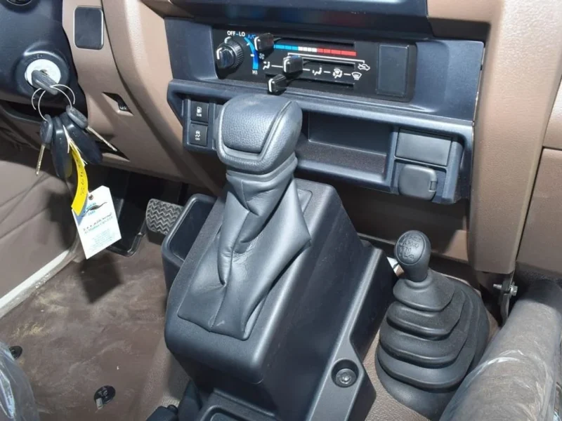 2024 Toyota Land Cruiser Pick Up 4.0 Litres V6 Petrol Engine Single Cabin AT White Beige GCC Specs