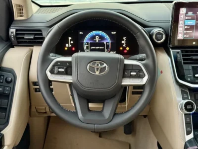 2025 Toyota Land Cruiser GXR 4.0 Litre V6 Engine White Beige SUV BACK ELECTRIC TAILGATE