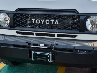 2024 Toyota Land Cruiser Pick Up 4.0 Litres V6 Petrol Engine Double Cabin AT White Tan GCC Specs