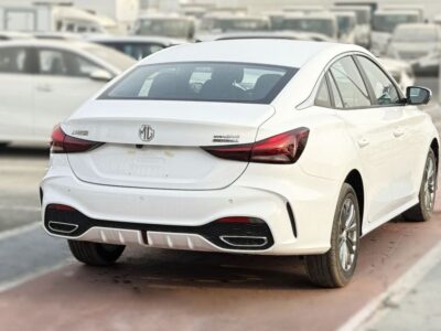 2025 MG 5 MG5 1.5 Litres 4 Cylinders Petrol Engine White Black Sedan Chinese Specs Automatic