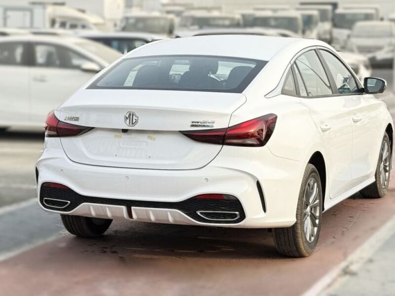 2025 MG 5 MG5 1.5 Litres 4 Cylinders Petrol Engine White Black Sedan Chinese Specs Automatic