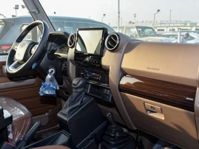 2024 Toyota Land Cruiser Pick Up 4.0 Litres V6 Petrol Engine Double Cabin AT White Tan GCC Specs