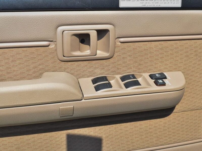 2024 Toyota Land Cruiser Pick Up 4.0 Litres V6 Petrol Engine Double Cabin AT Grey Beige GCC Specs