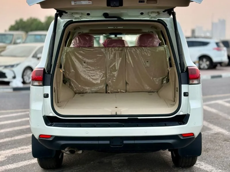 2025 Toyota Land Cruiser GXR 4.0 Litre V6 Engine White Beige SUV BACK ELECTRIC TAILGATE
