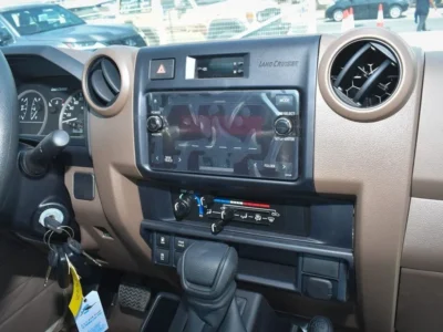 2024 Toyota Land Cruiser Pick Up 4.0 Litres V6 Petrol Engine Single Cabin AT White Beige GCC Specs