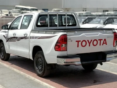 2025 Toyota Hilux 2.4 Litres 4 Cylinder Diesel Engine MT Double Cab White Red Pickup Truck