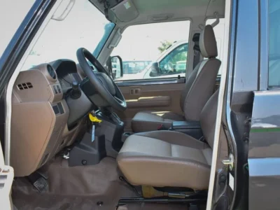 2024 Toyota Land Cruiser Pick Up 4.0 Litres V6 Petrol Engine Double Cabin AT Grey Beige GCC Specs