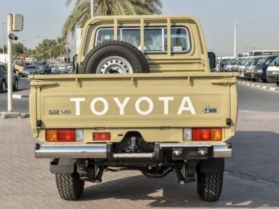 2024 Toyota Land Cruiser Pick Up 4.0 Litres V6 Petrol Engine Single Cabin Beige GCC Specs MT