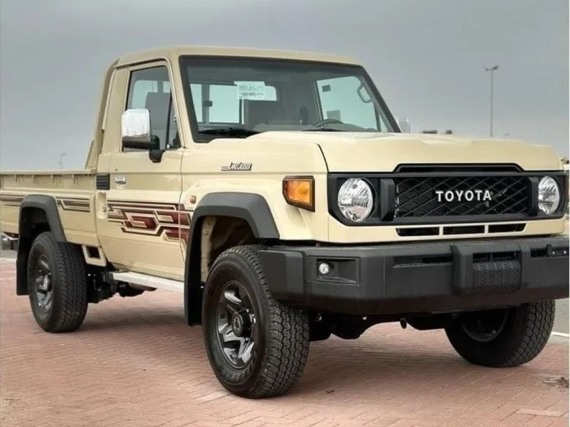 2024 Toyota Land Cruiser 79 Pick Up 4.0 Litres V6 Petrol Engine SIngle Cabin Beige Brown GCC Specs
