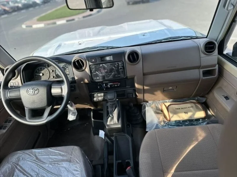 2024 Toyota Land Cruiser 79 Pick Up 4.0 Litres V6 Petrol Engine Double Cabin Beige Brown GCC Specs AT