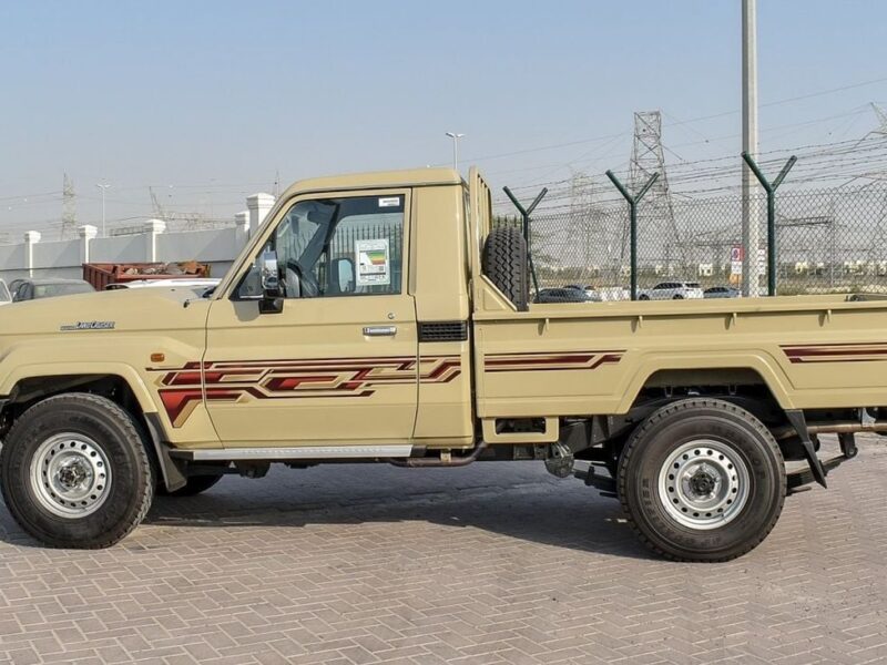 2024 Toyota Land Cruiser Pick Up 4.0 Litres V6 Petrol Engine Single Cabin Beige GCC Specs MT