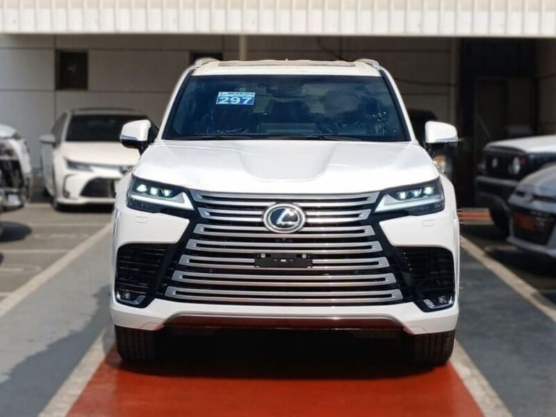 2025 Lexus LX600 3.5-liter twin-turbo V6 Petrol Engine White Red SUV GCC Specs Automatic
