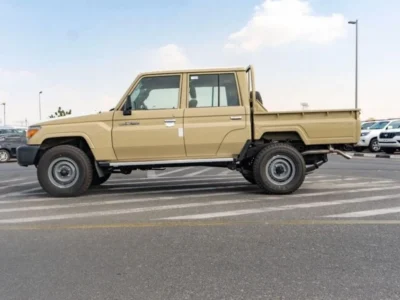 2022 Toyota Land Cruiser 79 Pick Up 4.2 Litres V6 Diesel Engine Double Cabin MT Beige GCC Specs