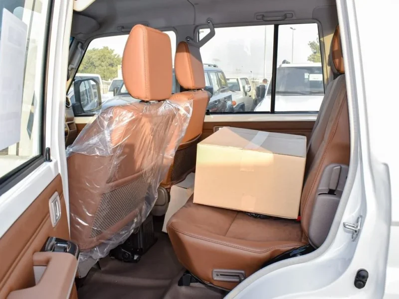 2024 Toyota Land Cruiser Pick Up 4.0 Litres V6 Petrol Engine Double Cabin AT White Tan GCC Specs