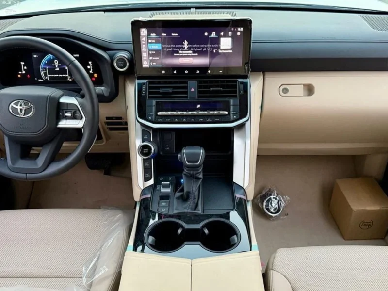 2025 Toyota Land Cruiser GXR 4.0 Litre V6 Engine White Beige SUV BACK ELECTRIC TAILGATE