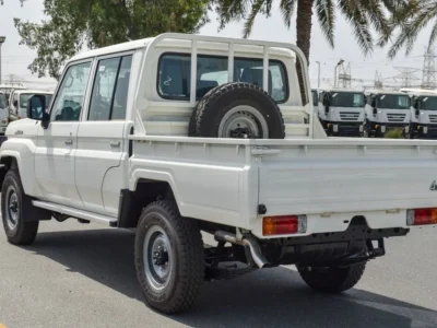 2024 Toyota Land Cruiser Pick Up 4.2 Litres V6 Diesel Engine Double Cabin Manual White Grey