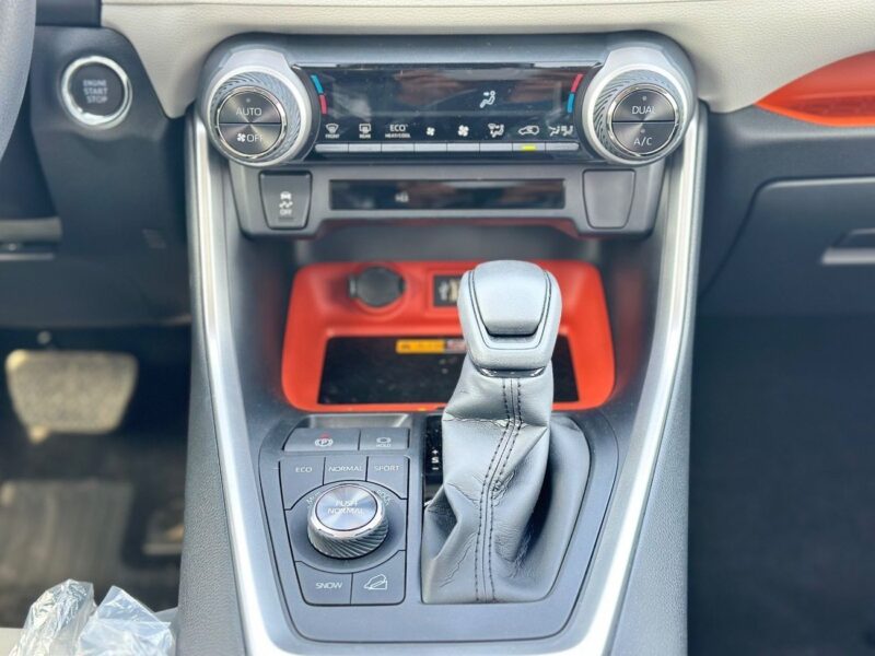 2025 TOYOTA RAV 4 ADVENTURE 2.5 Litres 4 Cylinders Petrol Engine White Grey SUV GCC Specs