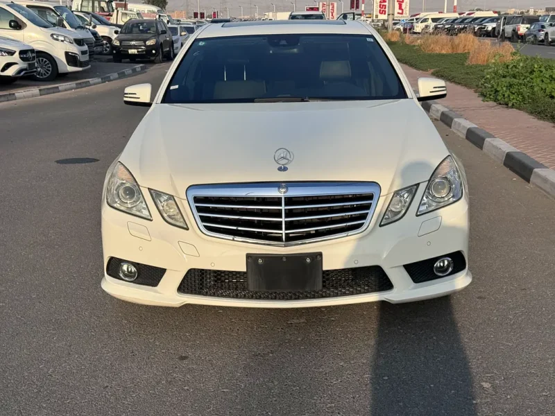2010 Mercedes-Benz E-Class E 350 6 Cylinders Petrol Engine White Black Sedan Automatic