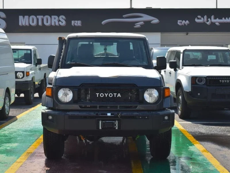 2024 Toyota Land Cruiser Pick Up 4.0 Litres V6 Petrol Engine Double Cabin AT Grey Beige GCC Specs