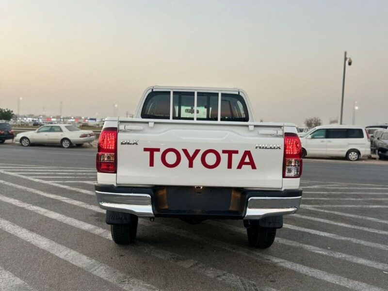 2026 Toyota Hilux 2.7 Litres 4 Cylinders Petrol Engine White Red Pickup Truck GCC Specs