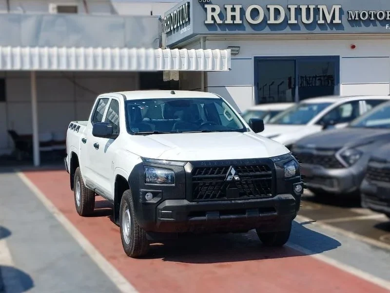 2026 Mitsubishi L200 2.4 Litres 4 Cylinders Diesel Engine MT White Black Pickup Truck