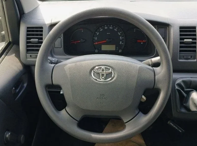 2025 Toyota HiAce Standard Roof 2.5 Litres 4 Cylinders Diesel Engine MT White Grey Van