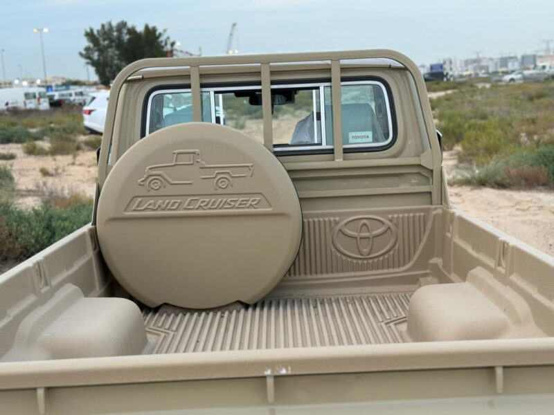 2025 Toyota Land Cruiser Pick Up LC79 4.0L 6 Cylinders Engine Single CAB Beige Brown GCC Specs