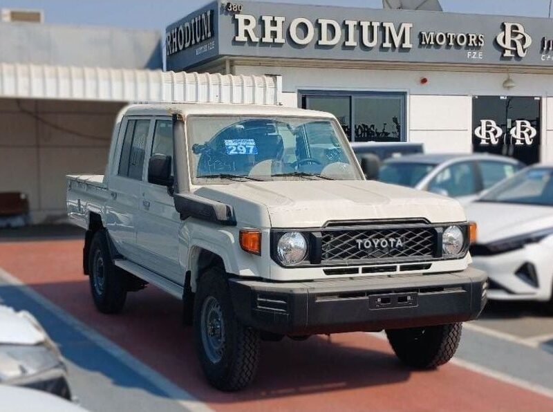 2025 Toyota Land Cruiser 79 DC 4.2 Litres 6 Cylinders Diesel Engine White Grey Pickup Truck MT