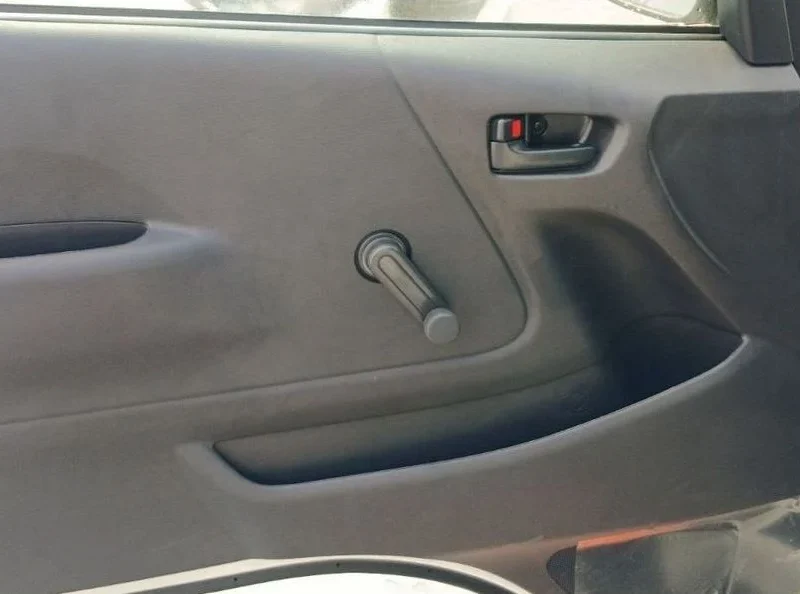 2025 Toyota HiAce Standard Roof 2.5 Litres 4 Cylinders Diesel Engine MT White Grey Van