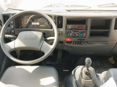 2025 Isuzu FVR 18 TON Chassis 4x2 7.79-liter 6-cylinder Diesel Engine White Black Truck GCC