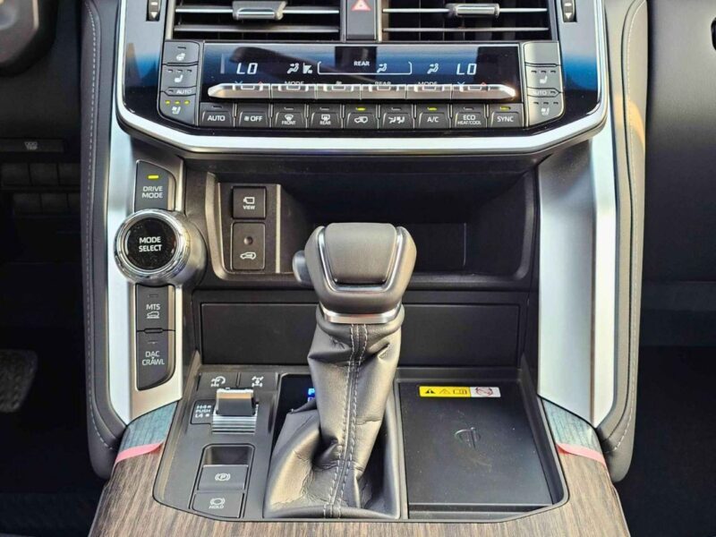 2026 Toyota Land Cruiser VXR 3.5-liter V6 Twin-Turbo Petrol Engine Black SUV Automatic