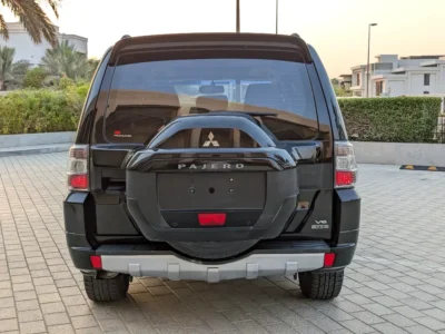 2015 MITSUBISHI PAJERO GLS V6 3.5L Black Beige SUV TOP FULL OPTION GCC Specs