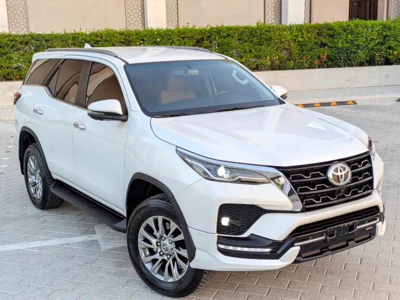 2025 Toyota Fortuner VXR 4.0 Litres V6 Petrol Engine White Brown SUV GCC Specs Almost New
