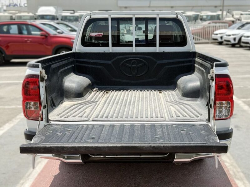 2025 Toyota Hilux 2.4 Litres 4 Cylinders Diesel Engine MT DC 2WD White Red Pickup Truck