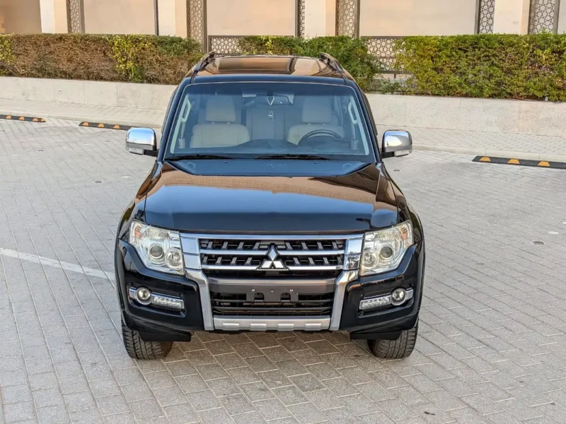 2015 MITSUBISHI PAJERO GLS V6 3.5L Black Beige SUV TOP FULL OPTION GCC Specs