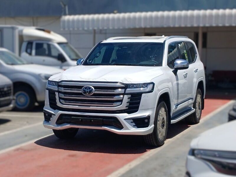 2026 Toyota Land Cruiser LC300 VXR 3.3L 6 Cylinders Diesel Engine White Red SUV GCC