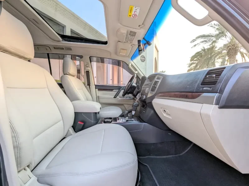 2015 MITSUBISHI PAJERO GLS V6 3.5L Black Beige SUV TOP FULL OPTION GCC Specs