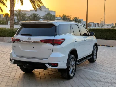 2025 Toyota Fortuner VXR 4.0 Litres V6 Petrol Engine White Brown SUV GCC Specs Almost New