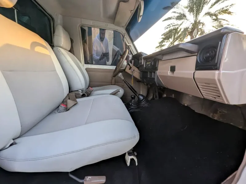 2000 Toyota Land Cruiser 70 Series LC 79 LX 4.2 6 Cylinders Diesel Engine White Grey Pickup