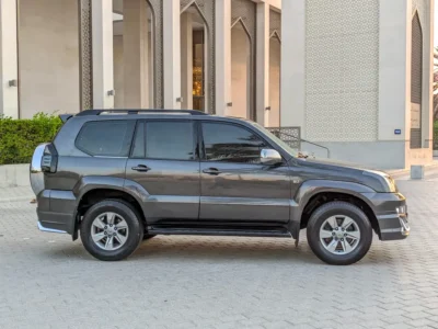 2004 Toyota Prado GX 2.7 Litres V4 Petrol Engine Grey Beige SUV GCC Specs