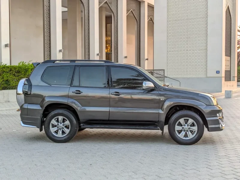 2004 Toyota Prado GX 2.7 Litres V4 Petrol Engine Grey Beige SUV GCC Specs