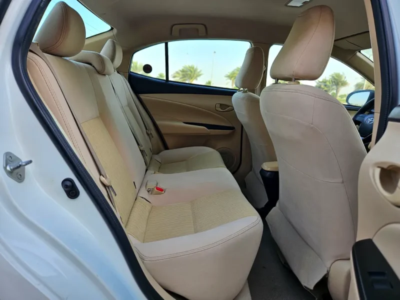 2022 Toyota Yaris SE 1.5 Litres 4 Cylinders Petrol Engine White Beige Sedan GCC Specs