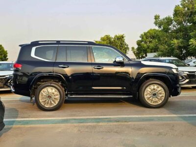 2026 Toyota Land Cruiser VXR 3.5-liter V6 Twin-Turbo Petrol Engine Black SUV Automatic