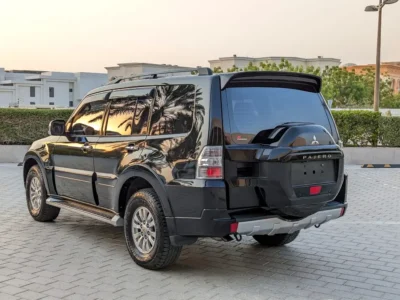 2015 MITSUBISHI PAJERO GLS V6 3.5L Black Beige SUV TOP FULL OPTION GCC Specs